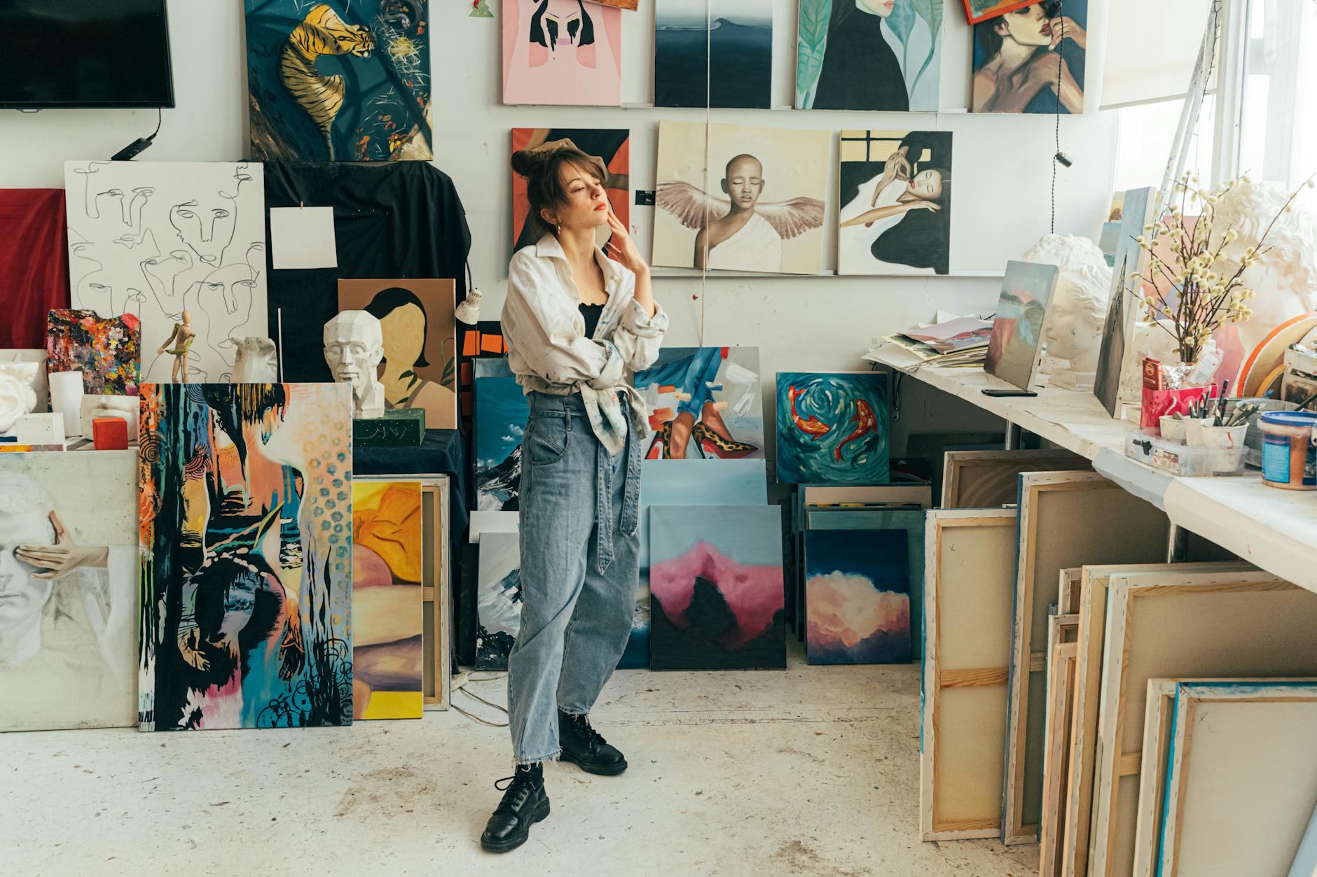 What Should Artists Look for When Hiring Content Creators to Promote Music?